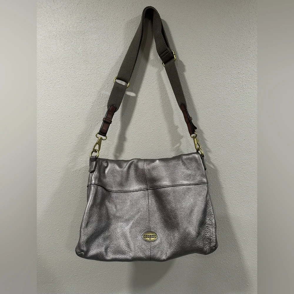 Fossil Explorer Foldover Metallic Pewter Leather - Picture 9 of 12